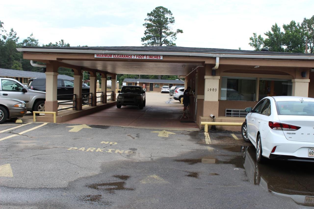 Evergreen Inn And R.V. Winnfield Екстериор снимка